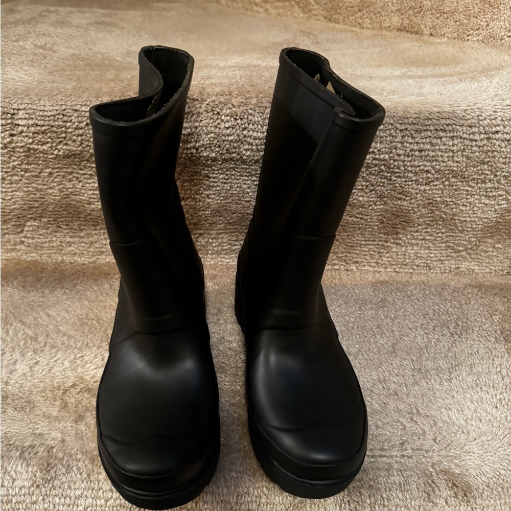 Vintage Hunter rain boots, black Size 6 gently worn
